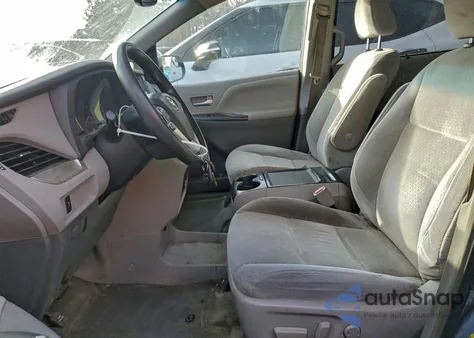 2015 Toyota Sienna Le z USA, uszkodzony, nr VIN 5TDKK3DC4FS618839